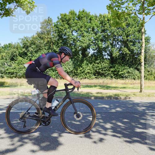 09.08.2026 - GEWOBA Citytriathlon Bremen Michael Burmester http://msf.ph/oto/9961352 09.08.2026 13:11:16 Radfahren 555, 566, 596, 600, 639, 679, 728, 749, 788, 792, 814, 884 meine-sportfotos.de