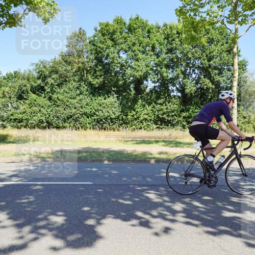 09.08.2026 - GEWOBA Citytriathlon Bremen Michael Burmester http://msf.ph/oto/9961354 09.08.2026 13:11:17 Radfahren 555, 566, 596, 600, 639, 679, 728, 749, 788, 792, 814 meine-sportfotos.de