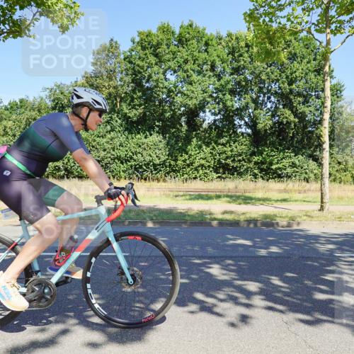 09.08.2026 - GEWOBA Citytriathlon Bremen Michael Burmester http://msf.ph/oto/9961405 09.08.2026 13:12:29 Radfahren 552, 636, 638, 744, 745, 758, 816, 846, 861, 864, 895, 909, 911, 935, 981, 1015, 1019, 1111 meine-sportfotos.de