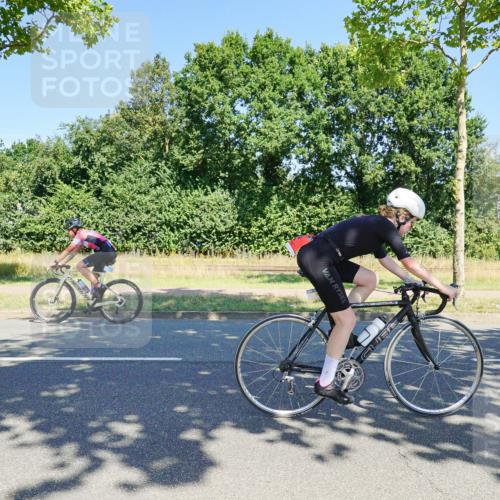 09.08.2026 - GEWOBA Citytriathlon Bremen Michael Burmester http://msf.ph/oto/9961419 09.08.2026 13:13:04 Radfahren 804, 939, 1006, 1118, 1138 meine-sportfotos.de