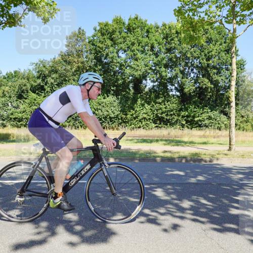 09.08.2026 - GEWOBA Citytriathlon Bremen Michael Burmester http://msf.ph/oto/9961479 09.08.2026 13:15:36 Radfahren 673, 727, 844, 888, 918, 1113 meine-sportfotos.de