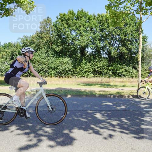 09.08.2026 - GEWOBA Citytriathlon Bremen Michael Burmester http://msf.ph/oto/9961511 09.08.2026 13:17:15 Radfahren 942, 1101, 1109 meine-sportfotos.de