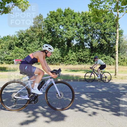 09.08.2026 - GEWOBA Citytriathlon Bremen Michael Burmester http://msf.ph/oto/9961539 09.08.2026 13:18:36 Radfahren 800, 956 meine-sportfotos.de