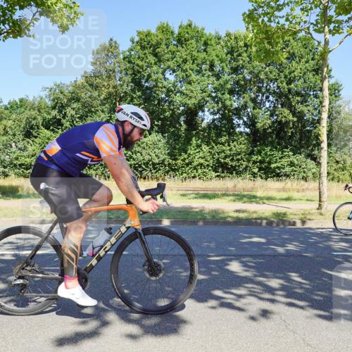 09.08.2026 - GEWOBA Citytriathlon Bremen Michael Burmester http://msf.ph/oto/9961579 09.08.2026 13:20:17 Radfahren 859, 933, 943, 1140 meine-sportfotos.de
