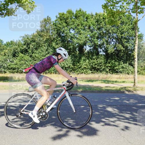 09.08.2026 - GEWOBA Citytriathlon Bremen Michael Burmester http://msf.ph/oto/9961700 09.08.2026 13:29:55 Radfahren 904, 946 meine-sportfotos.de