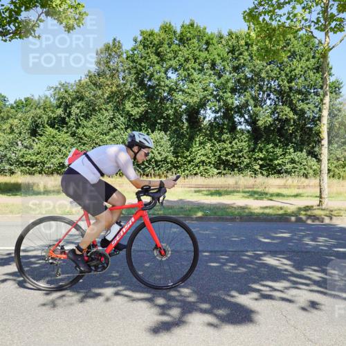 09.08.2026 - GEWOBA Citytriathlon Bremen Michael Burmester http://msf.ph/oto/9961726 09.08.2026 13:32:42 Radfahren 822, 867, 939, 967, 990 meine-sportfotos.de