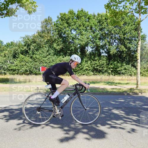 09.08.2026 - GEWOBA Citytriathlon Bremen Michael Burmester http://msf.ph/oto/9961727 09.08.2026 13:32:48 Radfahren 822, 939, 990, 1006 meine-sportfotos.de
