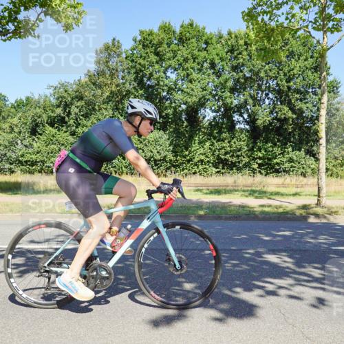 09.08.2026 - GEWOBA Citytriathlon Bremen Michael Burmester http://msf.ph/oto/9961733 09.08.2026 13:34:41 Radfahren 920, 921, 1019 meine-sportfotos.de