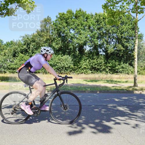 09.08.2026 - GEWOBA Citytriathlon Bremen Michael Burmester http://msf.ph/oto/9961744 09.08.2026 13:40:51 Radfahren 930 meine-sportfotos.de