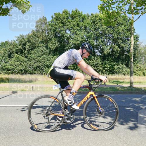 09.08.2026 - GEWOBA Citytriathlon Bremen Michael Burmester http://msf.ph/oto/9961823 09.08.2026 14:10:03 Radfahren 16, 35, 97, 119, 154, 177 meine-sportfotos.de