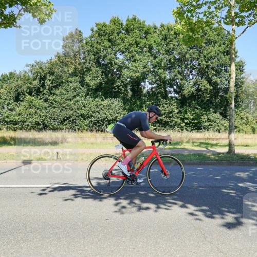 09.08.2026 - GEWOBA Citytriathlon Bremen Michael Burmester http://msf.ph/oto/9961854 09.08.2026 14:10:54 Radfahren 50, 67, 72, 137, 331 meine-sportfotos.de