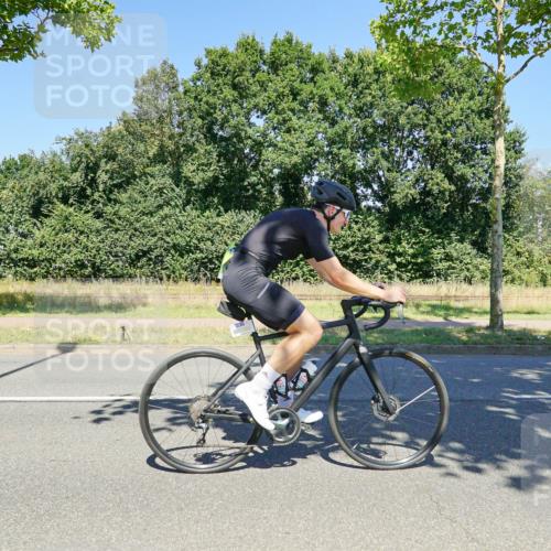 09.08.2026 - GEWOBA Citytriathlon Bremen Michael Burmester http://msf.ph/oto/9961932 09.08.2026 14:13:23 Radfahren 36, 52, 54, 74, 158, 200, 254, 353 meine-sportfotos.de