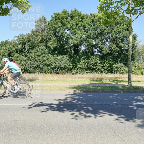 09.08.2026 - GEWOBA Citytriathlon Bremen Michael Burmester http://msf.ph/oto/9961988 09.08.2026 14:15:04 Radfahren 3, 64, 66, 374 meine-sportfotos.de