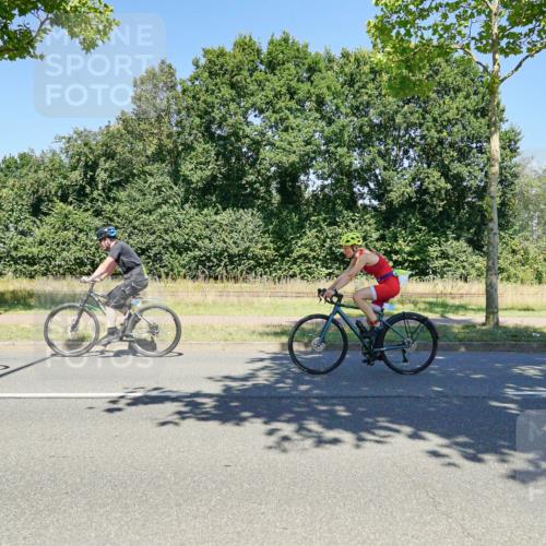 09.08.2026 - GEWOBA Citytriathlon Bremen Michael Burmester http://msf.ph/oto/9962003 09.08.2026 14:15:35 Radfahren 7, 10, 80, 122, 218, 257, 260, 263, 285, 302, 349, 354, 433 meine-sportfotos.de