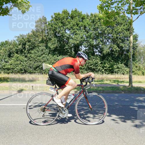 09.08.2026 - GEWOBA Citytriathlon Bremen Michael Burmester http://msf.ph/oto/9962016 09.08.2026 14:15:52 Radfahren 14, 37, 43, 89, 133, 163, 172, 218, 263, 291, 308 meine-sportfotos.de