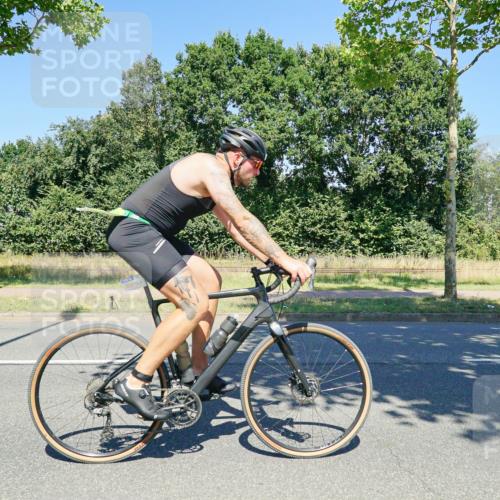 09.08.2026 - GEWOBA Citytriathlon Bremen Michael Burmester http://msf.ph/oto/9962024 09.08.2026 14:16:04 Radfahren 39, 43, 89, 133, 163, 172, 182, 232, 291, 308, 329 meine-sportfotos.de