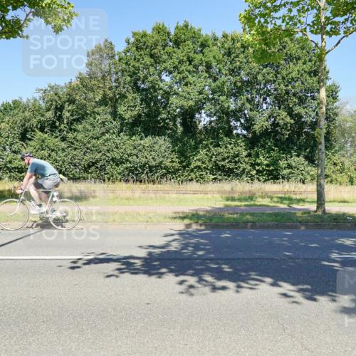 09.08.2026 - GEWOBA Citytriathlon Bremen Michael Burmester http://msf.ph/oto/9962043 09.08.2026 14:16:34 Radfahren 20, 58, 132, 192, 203, 217, 220, 240, 271, 284, 325, 351, 360 meine-sportfotos.de