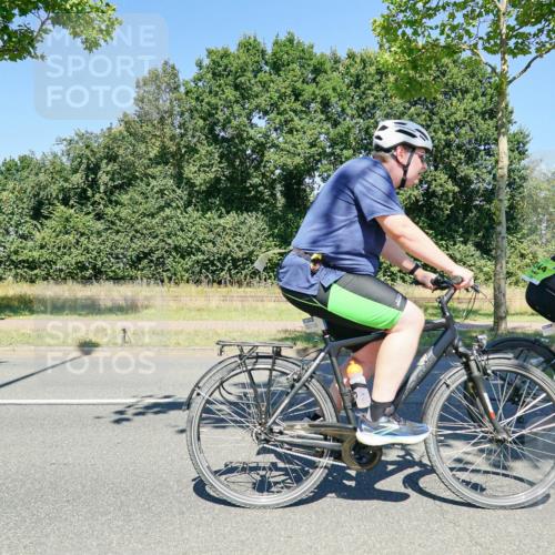 09.08.2026 - GEWOBA Citytriathlon Bremen Michael Burmester http://msf.ph/oto/9962155 09.08.2026 14:18:54 Radfahren 107, 173, 210, 221, 227, 244, 266, 289, 297, 324, 341, 344, 347, 352, 370, 373, 403, 455 meine-sportfotos.de