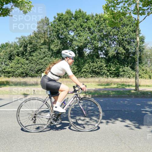 09.08.2026 - GEWOBA Citytriathlon Bremen Michael Burmester http://msf.ph/oto/9962256 09.08.2026 14:21:01 Radfahren 30, 198, 214, 231, 252, 255, 268, 390, 409, 479, 508, 515 meine-sportfotos.de