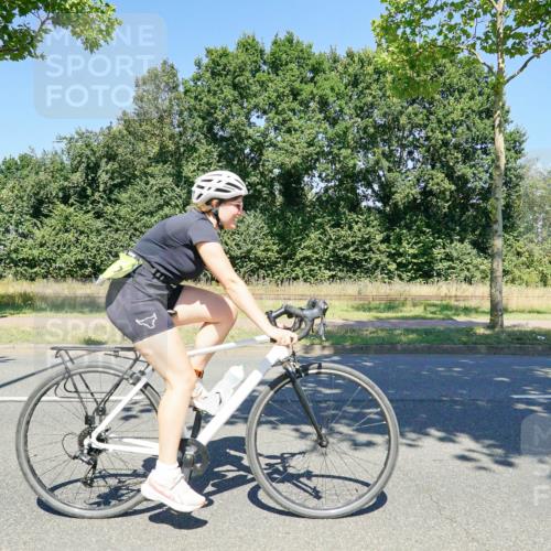 09.08.2026 - GEWOBA Citytriathlon Bremen Michael Burmester http://msf.ph/oto/9962258 09.08.2026 14:21:04 Radfahren 30, 214, 231, 252, 255, 268, 390, 409, 479, 508, 515 meine-sportfotos.de