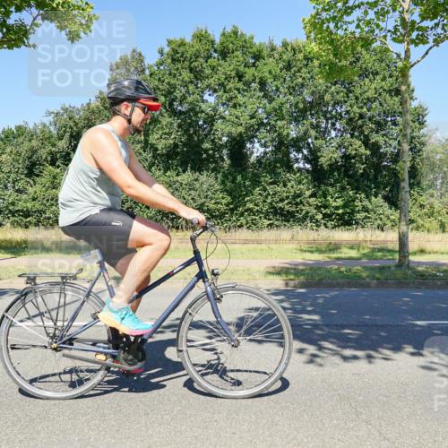 09.08.2026 - GEWOBA Citytriathlon Bremen Michael Burmester http://msf.ph/oto/9962731 09.08.2026 14:35:28 Radfahren 14, 28, 57, 64, 80, 121, 130, 286, 325, 339, 364, 370, 403, 466 meine-sportfotos.de