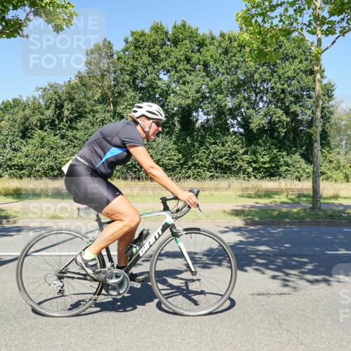 09.08.2026 - GEWOBA Citytriathlon Bremen Michael Burmester http://msf.ph/oto/9963062 09.08.2026 14:44:35 Radfahren 245, 495 meine-sportfotos.de