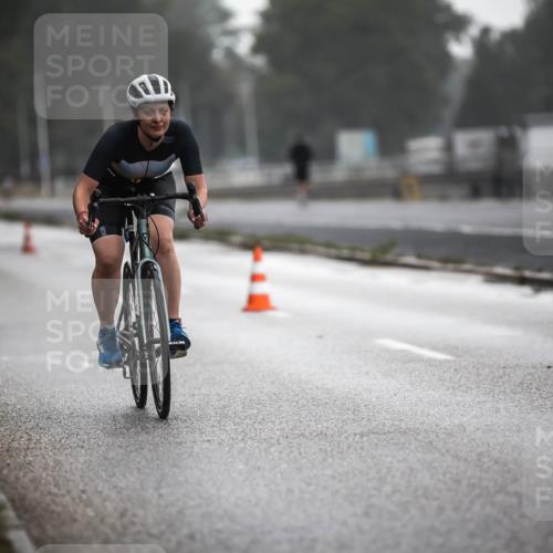 16.08.2026 - KN Förde Triathlon 2026 H.Heesch http://msf.ph/oto/9963613 16.08.2026 09:31:53 Radfahren 106, 140, 242, 245 meine-sportfotos.de