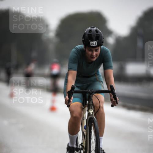 16.08.2026 - KN Förde Triathlon 2026 H.Heesch http://msf.ph/oto/9963737 16.08.2026 09:32:24 Radfahren 133, 232, 262 meine-sportfotos.de