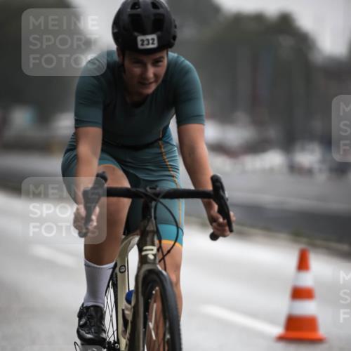 16.08.2026 - KN Förde Triathlon 2026 H.Heesch http://msf.ph/oto/9963743 16.08.2026 09:32:24 Radfahren 133, 232, 262 meine-sportfotos.de