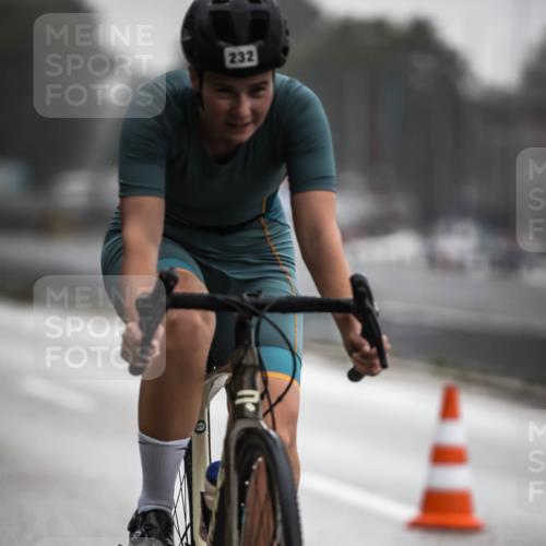 16.08.2026 - KN Förde Triathlon 2026 H.Heesch http://msf.ph/oto/9963744 16.08.2026 09:32:24 Radfahren 133, 232, 262 meine-sportfotos.de