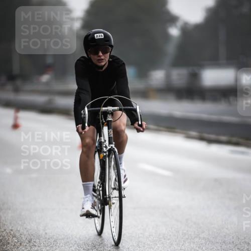 16.08.2026 - KN Förde Triathlon 2026 H.Heesch http://msf.ph/oto/9963876 16.08.2026 09:33:04 Radfahren 135, 235, 254 meine-sportfotos.de