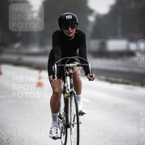 16.08.2026 - KN Förde Triathlon 2026 H.Heesch http://msf.ph/oto/9963880 16.08.2026 09:33:04 Radfahren 135, 235, 254 meine-sportfotos.de