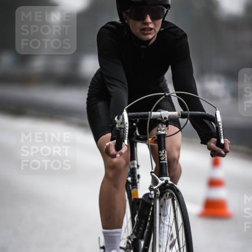 16.08.2026 - KN Förde Triathlon 2026 H.Heesch http://msf.ph/oto/9963890 16.08.2026 09:33:04 Radfahren 135, 235, 254 meine-sportfotos.de