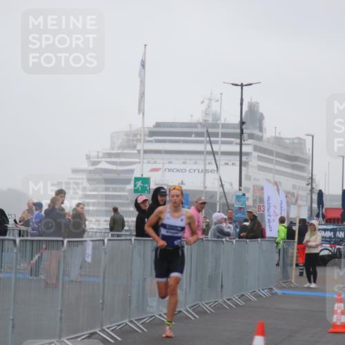16.08.2026 - KN Förde Triathlon 2026 Markus Tischler http://msf.ph/oto/9964164 16.08.2026 09:50:14 Ziel  meine-sportfotos.de