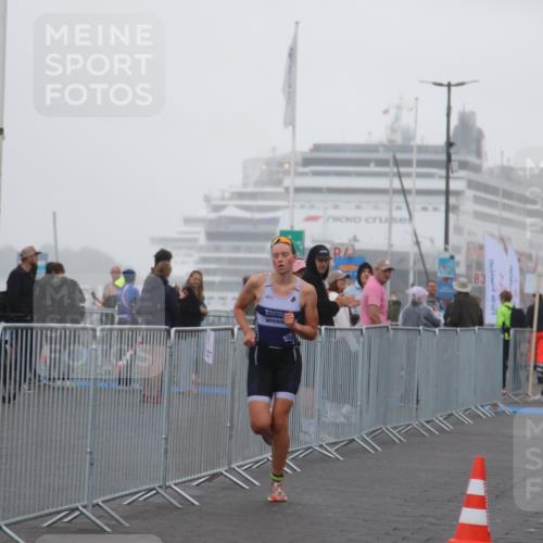 16.08.2026 - KN Förde Triathlon 2026 Markus Tischler http://msf.ph/oto/9964183 16.08.2026 09:50:15 Ziel  meine-sportfotos.de