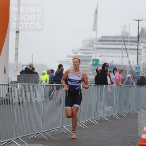 16.08.2026 - KN Förde Triathlon 2026 Markus Tischler http://msf.ph/oto/9964219 16.08.2026 09:50:16 Ziel  meine-sportfotos.de