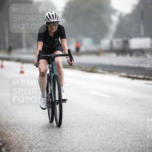 16.08.2026 - KN Förde Triathlon 2026 H.Heesch http://msf.ph/oto/9964448 16.08.2026 09:35:25 Radfahren 123, 131, 161, 251 meine-sportfotos.de