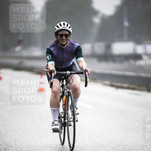 16.08.2026 - KN Förde Triathlon 2026 H.Heesch http://msf.ph/oto/9964841 16.08.2026 09:37:04 Radfahren 190, 200, 250, 268 meine-sportfotos.de