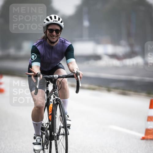 16.08.2026 - KN Förde Triathlon 2026 H.Heesch http://msf.ph/oto/9964847 16.08.2026 09:37:05 Radfahren 145, 190, 200, 250, 268 meine-sportfotos.de
