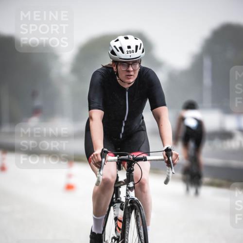 16.08.2026 - KN Förde Triathlon 2026 H.Heesch http://msf.ph/oto/9964868 16.08.2026 09:37:06 Radfahren 145, 153, 200, 250, 268 meine-sportfotos.de