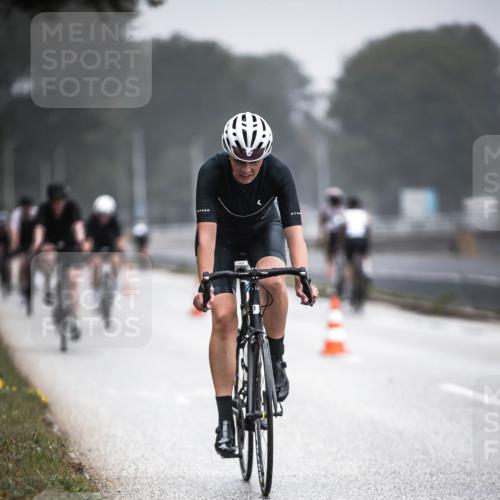 16.08.2026 - KN Förde Triathlon 2026 H.Heesch http://msf.ph/oto/9965135 16.08.2026 09:38:34 Radfahren 108, 132, 164, 178, 189, 198, 263 meine-sportfotos.de