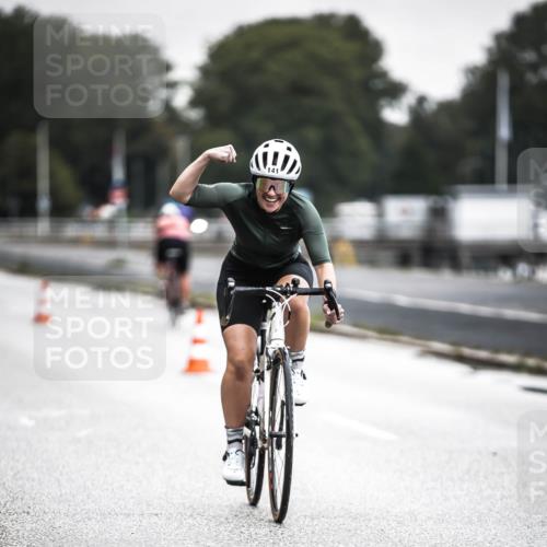 16.08.2026 - KN Förde Triathlon 2026 H.Heesch http://msf.ph/oto/9965379 16.08.2026 09:22:03 Radfahren 141, 162 meine-sportfotos.de