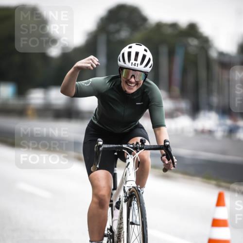 16.08.2026 - KN Förde Triathlon 2026 H.Heesch http://msf.ph/oto/9965385 16.08.2026 09:22:03 Radfahren 141, 162 meine-sportfotos.de