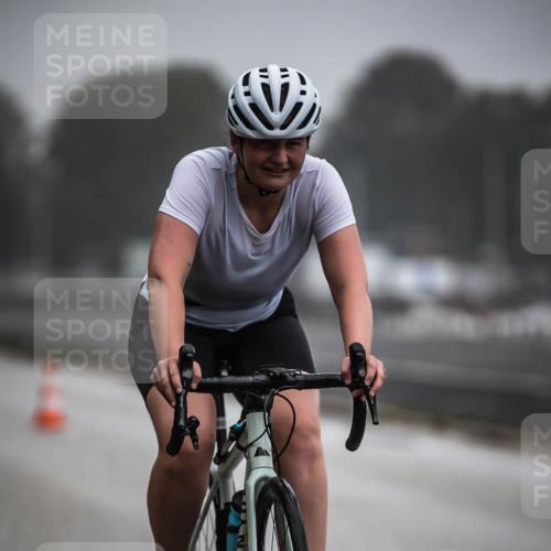 16.08.2026 - KN Förde Triathlon 2026 H.Heesch http://msf.ph/oto/9966005 16.08.2026 09:27:32 Radfahren 121, 138, 171, 172, 176, 180, 230 meine-sportfotos.de