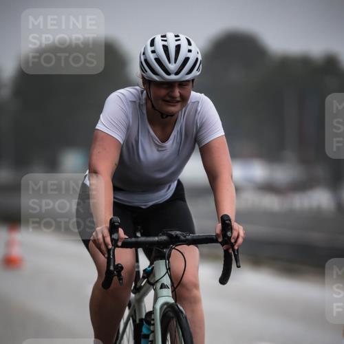 16.08.2026 - KN Förde Triathlon 2026 H.Heesch http://msf.ph/oto/9966006 16.08.2026 09:27:32 Radfahren 121, 138, 171, 172, 176, 180, 230 meine-sportfotos.de