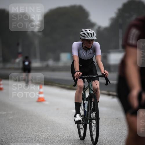 16.08.2026 - KN Förde Triathlon 2026 H.Heesch http://msf.ph/oto/9966082 16.08.2026 09:27:50 Radfahren 115, 142, 168, 186, 187, 204 meine-sportfotos.de