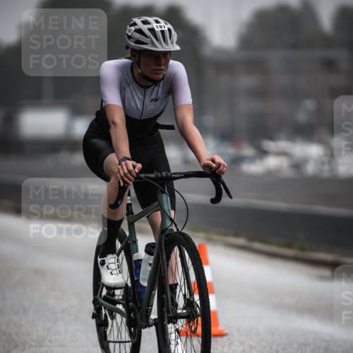 16.08.2026 - KN Förde Triathlon 2026 H.Heesch http://msf.ph/oto/9966092 16.08.2026 09:27:51 Radfahren 115, 142, 168, 186, 187 meine-sportfotos.de