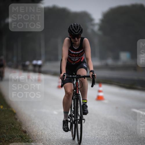 16.08.2026 - KN Förde Triathlon 2026 H.Heesch http://msf.ph/oto/9966280 16.08.2026 09:28:23 Radfahren 109, 122 meine-sportfotos.de