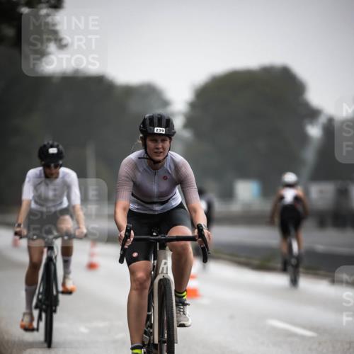 16.08.2026 - KN Förde Triathlon 2026 H.Heesch http://msf.ph/oto/9966895 16.08.2026 09:30:44 Radfahren 160, 194, 202, 239, 248 meine-sportfotos.de