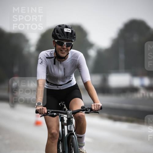 16.08.2026 - KN Förde Triathlon 2026 H.Heesch http://msf.ph/oto/9966916 16.08.2026 09:30:46 Radfahren 129, 160, 194, 205, 239, 248 meine-sportfotos.de